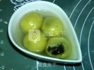 南瓜玫瑰黑芝麻汤圆的做法步骤：17