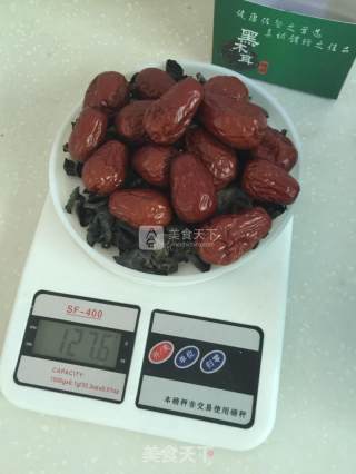 补血羹的做法步骤：1