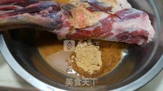 烤羊腿的做法步骤：4
