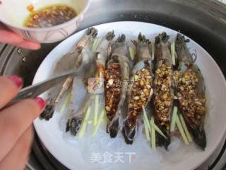 美味粉丝蒜蓉虾的做法步骤：7