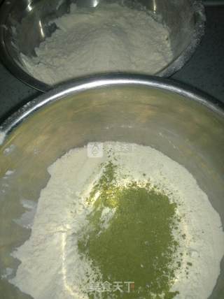 抹茶粉版翡翠白菜饺子的做法步骤：1