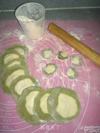 抹茶粉版翡翠白菜饺子的做法步骤：9