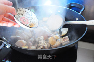荔浦芋头烧腊鸭的做法步骤：6