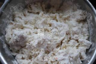 韭菜虾仁馅饼的做法步骤：2
