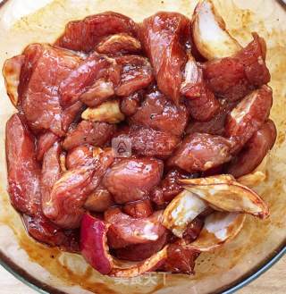 红薯米粉肉的做法步骤：2