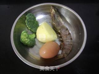 土豆西兰花吉利虾的做法步骤：1