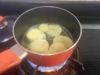 土豆西兰花吉利虾的做法步骤：4