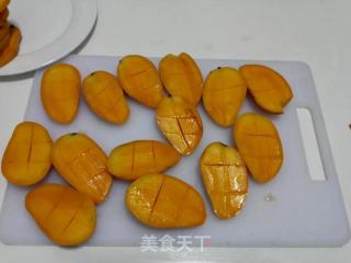 芒果慕斯蛋糕的做法步骤：2