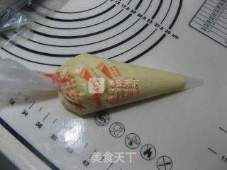 毛毛虫肉松面包的做法步骤：17