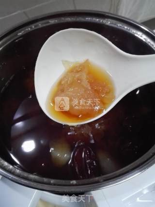 红糖银耳羹的做法步骤：7
