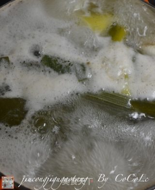 私菜食谱经－－韭葱鸡骨高汤【中西式万能高汤】的做法步骤：13