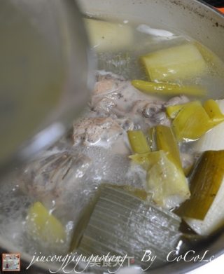 私菜食谱经－－韭葱鸡骨高汤【中西式万能高汤】的做法步骤：16