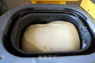 招财元宝面包的做法步骤：2