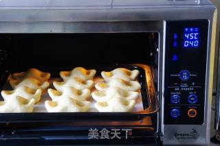 招财元宝面包的做法步骤：6