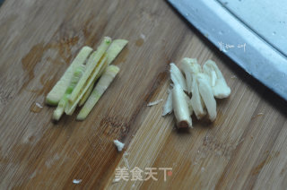 菌菇小炒的做法步骤：2