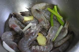 蒜蓉粉丝虾的做法步骤：1