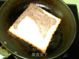 煎鸡蛋土司的做法步骤：7