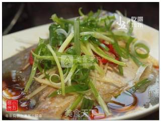【年夜饭】非你不可的清蒸斗鲳鱼的做法步骤：9