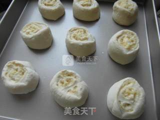 椰蓉面包卷的做法步骤：8