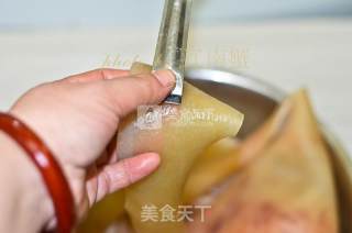 黑米肉皮冻的做法步骤：3