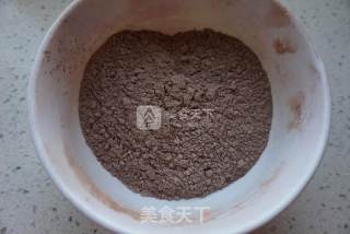 巧克力咕咕霍夫蛋糕的做法步骤：3