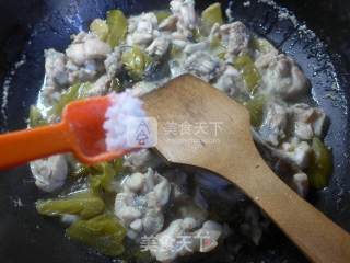 酸菜煮牛蛙的做法步骤：9