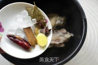 香卤猪蹄的做法步骤：4