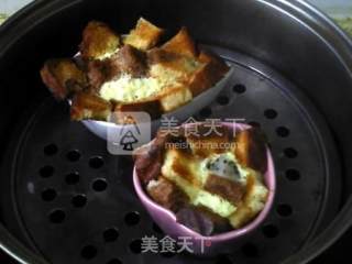 火龙果面包蒸布丁的做法步骤：12