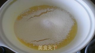 百香果慕斯蛋糕的做法步骤：2