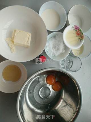 蛋黄奶油霜的做法步骤：1