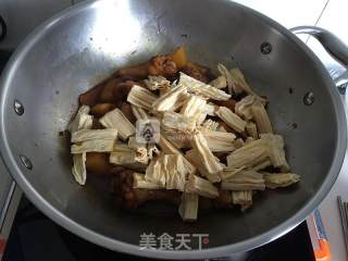 腐竹土豆烧翅根的做法步骤：8