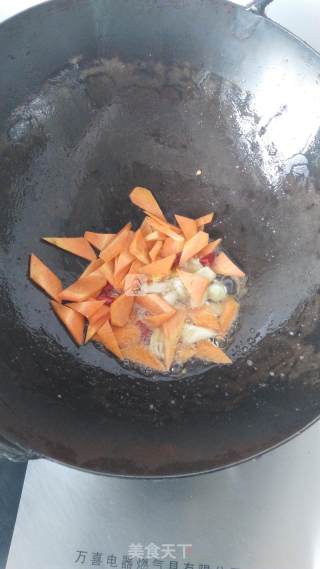 蒜薹炒腊肉的做法步骤：7