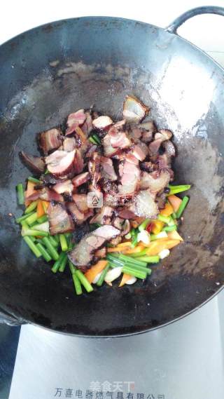 蒜薹炒腊肉的做法步骤：9