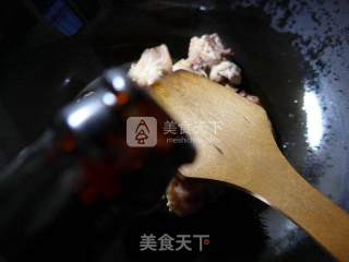 白菜煮鸡翅的做法步骤：2