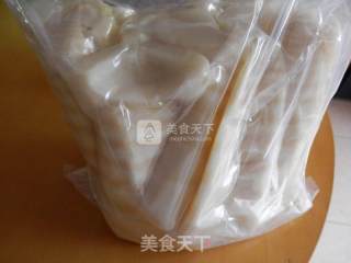 炒酸笋的做法步骤：1