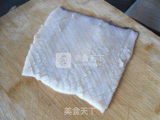 韭菜炒鱿鱼的做法步骤：4