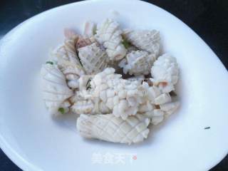 韭菜炒鱿鱼的做法步骤：8