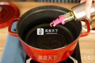 猪脚大餐一厨作铸铁锅版的做法步骤：1
