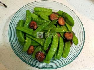 腊肠炒荷兰豆的做法步骤：6