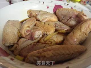可乐鸡翅的做法步骤：1