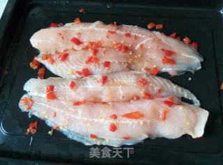 泡椒烤龙利鱼的做法步骤：2