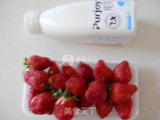 酸奶草莓的做法步骤：1