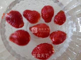 酸奶草莓的做法步骤：2