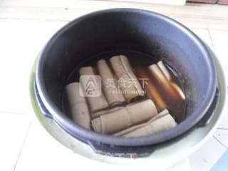 老汤豆腐卷的做法步骤：7