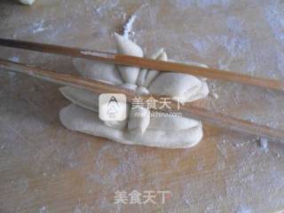 莲花花卷的做法步骤：9