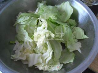 绿甘蓝炖柿子的做法步骤：2