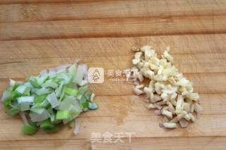 凉拌麻油木耳的做法步骤：3