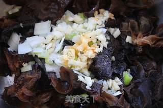 凉拌麻油木耳的做法步骤：6