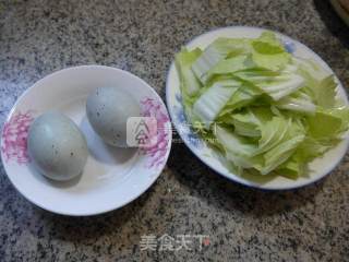 皮蛋炒白菜的做法步骤：1