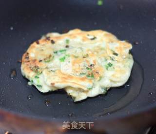 美味不用等-----鸡油葱花饼的做法步骤：9